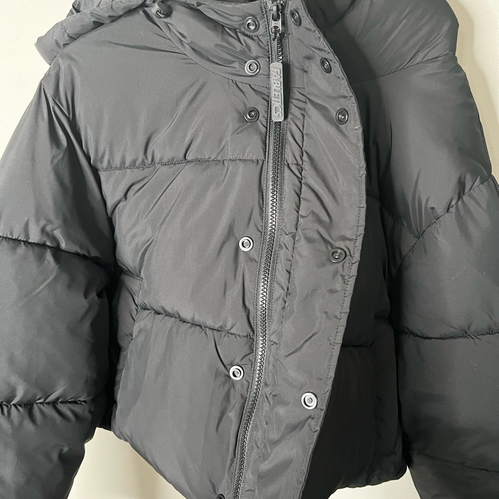 Fabletics Black Cropped Puffer Jacket with Hood size medium - Picture 4 of 7